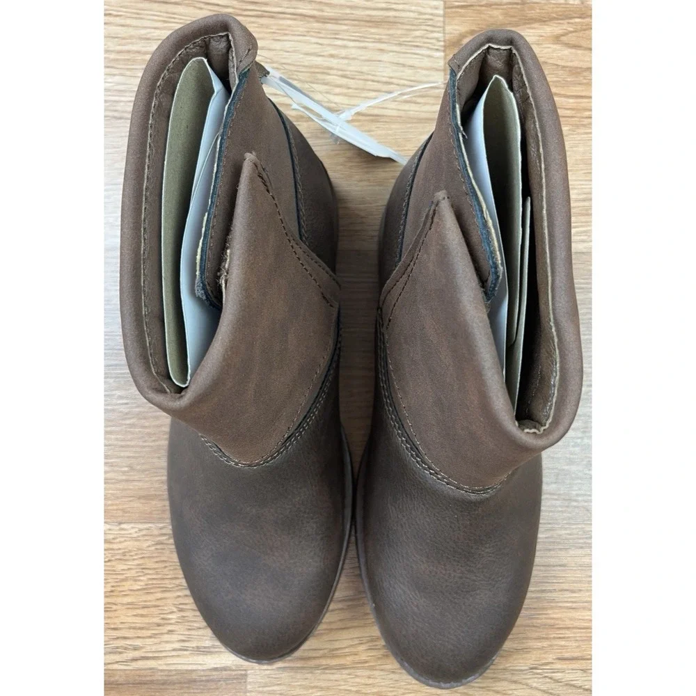 OshKosh B'gosh Youth Girls Size 1 Flip Ankle Boots in Chocolate NEW